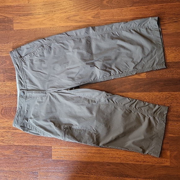 L.L.Bean Comfort Cropped Trail Pants, Ash 8P - Picture 1 of 14